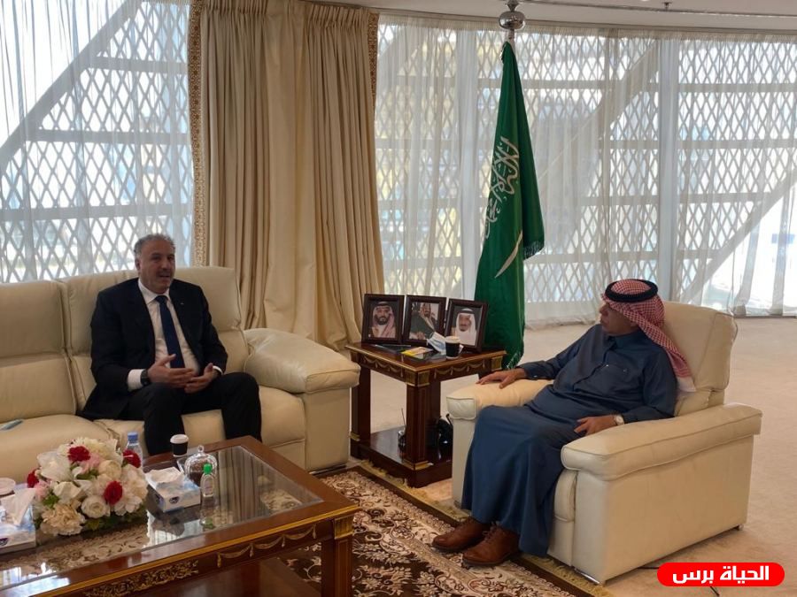 الوزير عساف يجتمع مع وزير الإعلام السعودي ويطلعه على تطورات الأوضاع في فلسطين