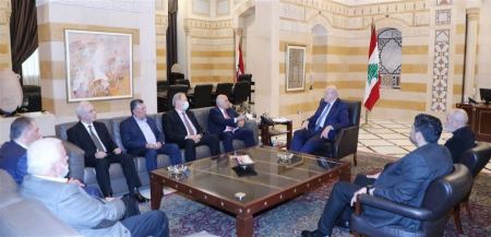 وفد حركة فتح يلتقي رئيس الوزراء اللبناني